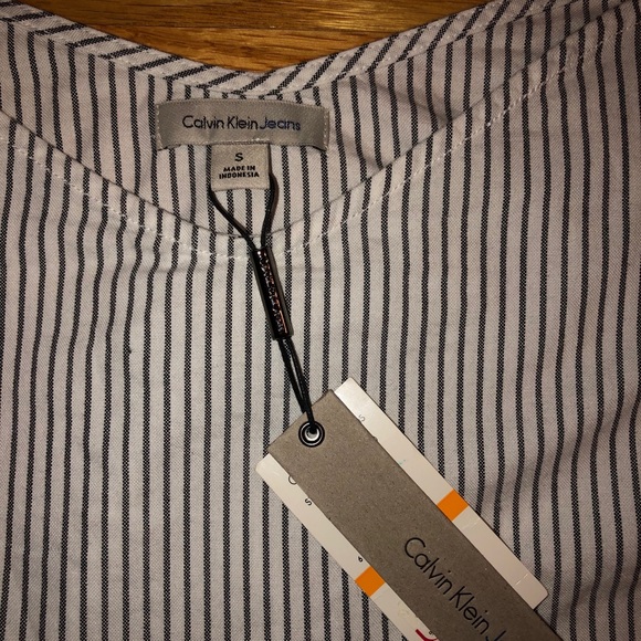 Calvin Klein Jeans Open-Shoulder Blouse - Picture 5 of 5